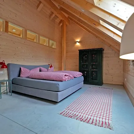 Living Timeless- Haldenhof Loft, Luxus Schwarzwald-retreat Mit Sauna Fuer Bis Zu 12 Personen Chalet *