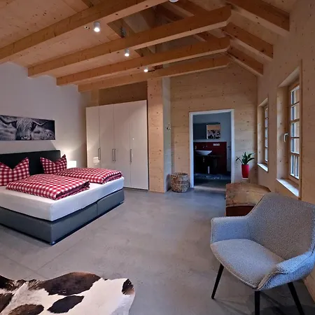 Living Timeless- Haldenhof Loft, Luxus Schwarzwald-retreat Mit Sauna Fuer Bis Zu 12 Personen Chalet *