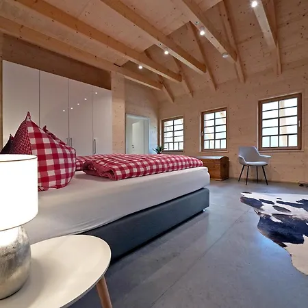 Living Timeless- Haldenhof Loft, Luxus Schwarzwald-retreat Mit Sauna Fuer Bis Zu 12 Personen *